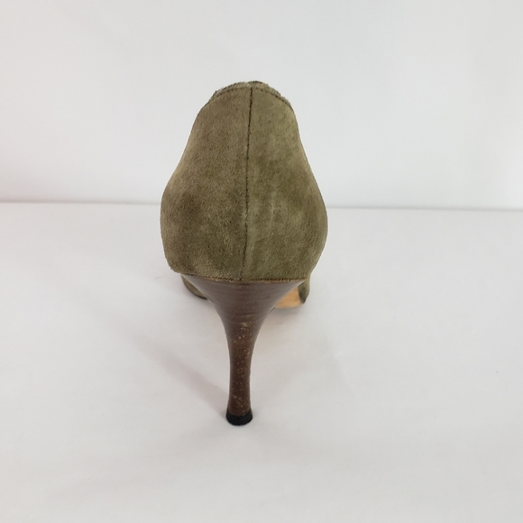 SINGLE right shoe- Manolo Blahnik olive green suede peep toe pump - Picture 5 of 6